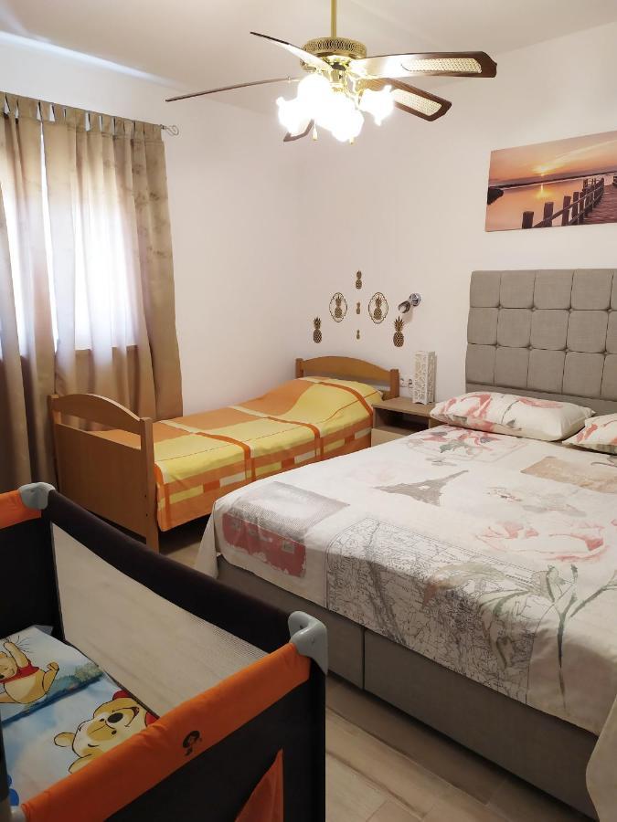 Apartmani Mira Nin Exterior photo