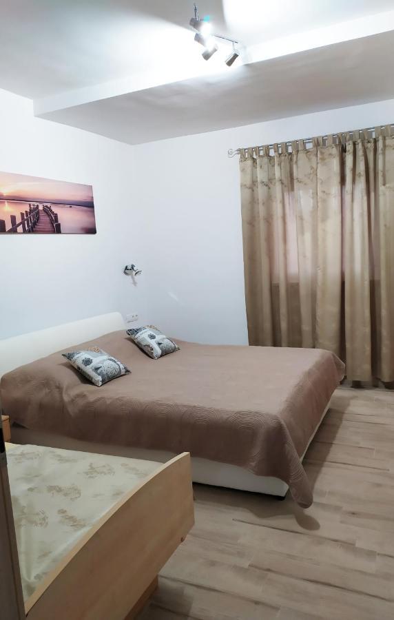 Apartmani Mira Nin Exterior photo