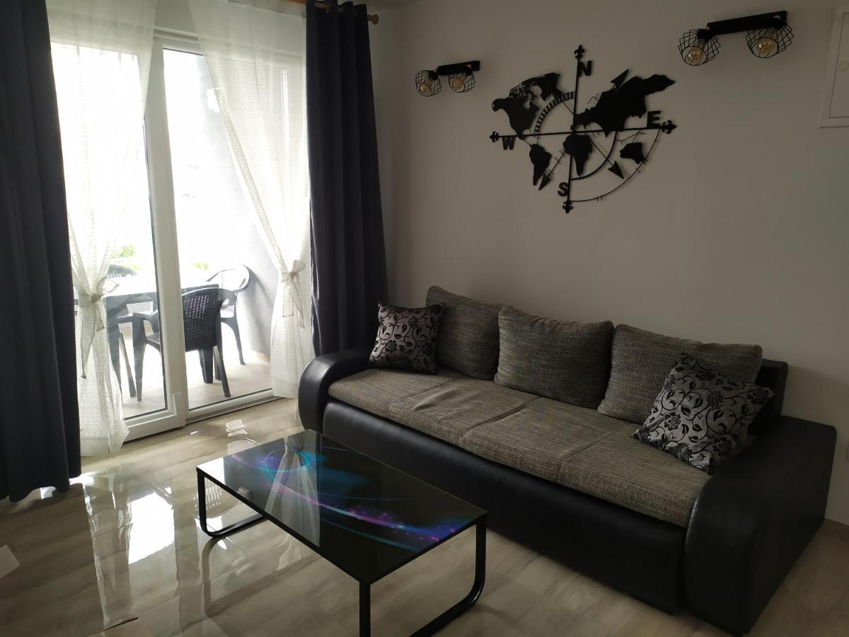 Apartmani Mira Nin Exterior photo